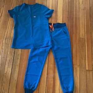 Figs Alps blue scrub set